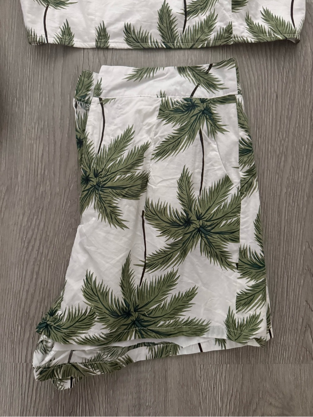 Missguided Palm Print Crop Top & Shorts Set - Green on White size 2 - Picture 13 of 16